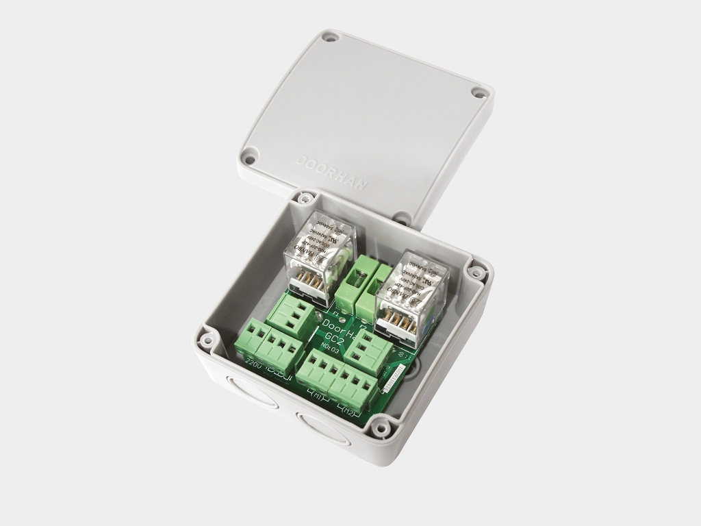 Блок группового управления серии gc2-gc4. серии gc2 предназначен для управления двумя приводами с одного выключателя; блок серии gc4 — для управления четырьмя приводами.