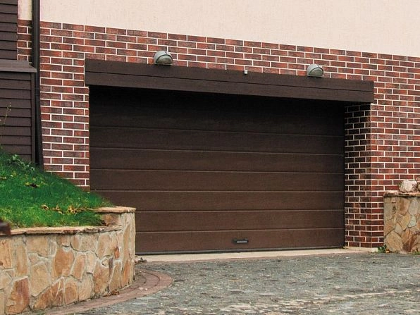 Секционные ворота 2500х2200 мм коричнево-красные DoorHan rsd02, magnitogorsk.doorhan.ru